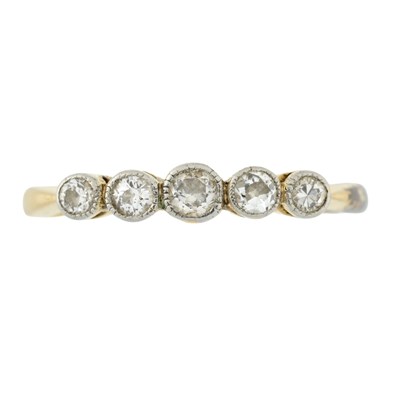 Lot 500 - A brilliant-cut diamond five-stone ring