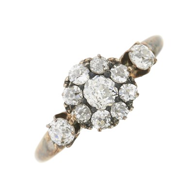 Lot 27 - A late Victorian 18ct gold old-cut diamond cluster ring