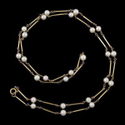 Lot 550 - A 9ct gold cultured pearl and bar spacer necklace