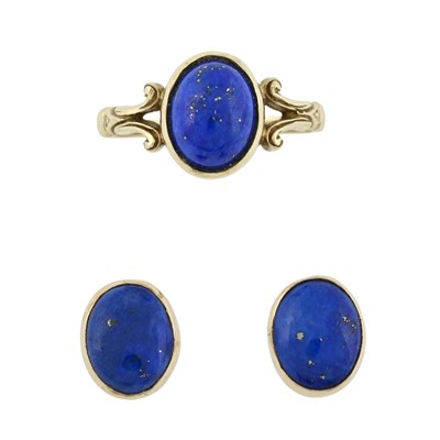 Lot 487 - A 9ct gold lapis lazuli single stone ring and matching stud earrings