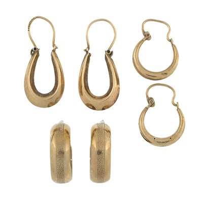 Lot 522 - Three pairs of hoop earrings