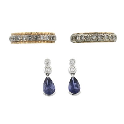 Lot 433 - Three items of jewellery