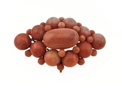 Lot 454 - A late Victorian coral bead brooch, AF