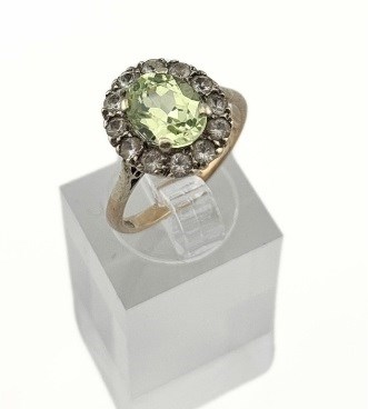 Lot 478 - A mid 20th century 9ct gold uranium glass and colourless paste cluster ring