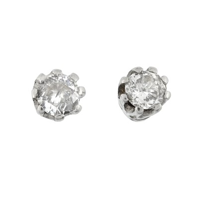 Lot 476 - A pair of brilliant-cut diamond single stone stud earrings
