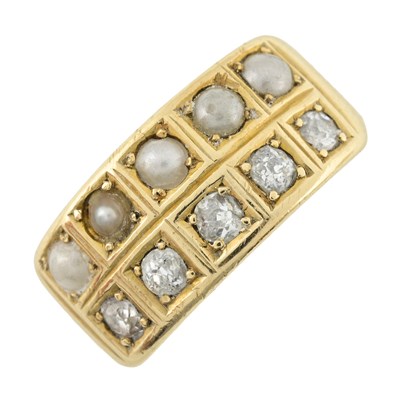 Lot 567 - An old-cut diamond and imitation pearl ring