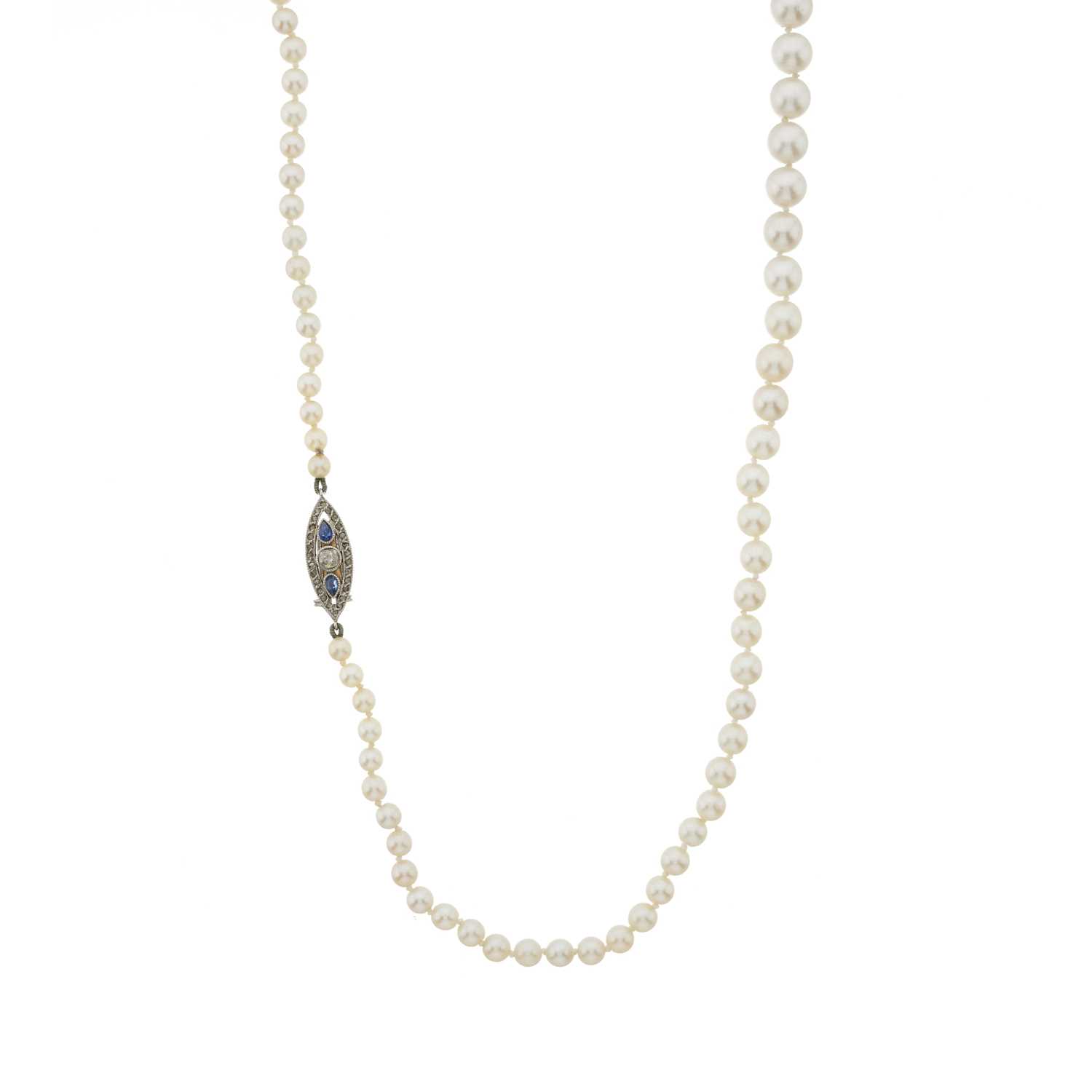 Lot 42 - An early 20th century cultured pearl single strand necklace, with a sapphire and diamond clasp