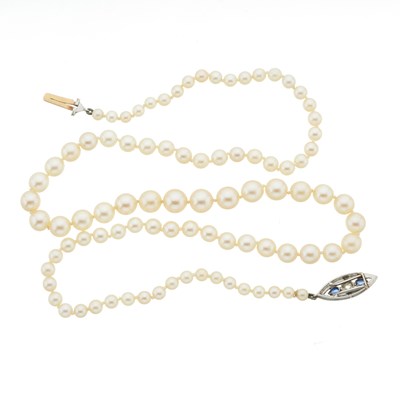 Lot 42 - An early 20th century cultured pearl single strand necklace, with a sapphire and diamond clasp