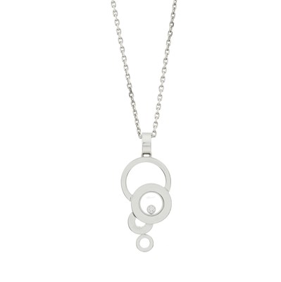 Lot 149 - Chopard, an 18ct gold Happy Diamonds circle pendant necklace