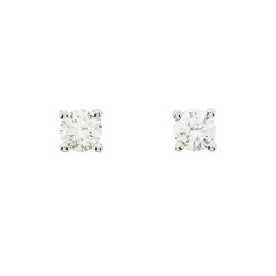 Lot 165 - A pair of brilliant-cut diamond single-stone stud earrings