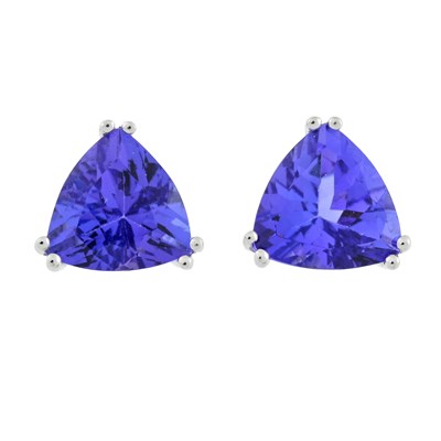 Lot 534 - A pair of 18ct gold tanzanite single stone stud earrings