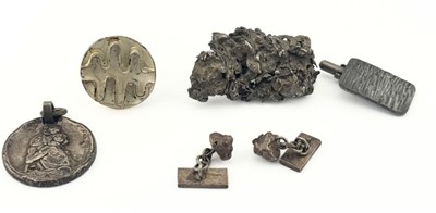 Lot 467 - A selection of white metal jewellery and components