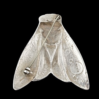 Lot 73 - A cicada insect brooch