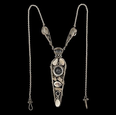 Lot 19 - An Arts & Crafts rock crystal and blister pearl pendant necklace