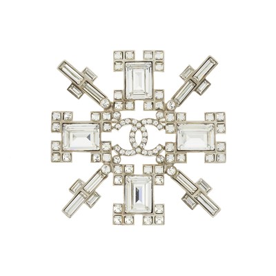 Lot 340 - Chanel, a large Snowflake brooch/pendant.