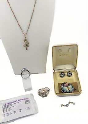 Lot 475 - A selection of jewellery