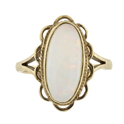 Lot 523 - A 9ct gold opal single stone ring