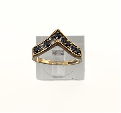 Lot 505 - A 9ct gold sapphire and single-cut diamond chevron ring