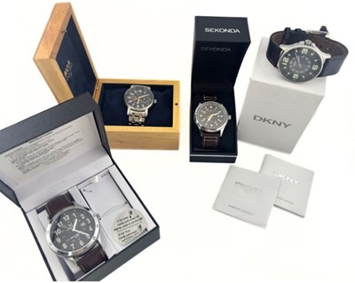 Lot 375 - A mixed group of boxed watches, to include an...