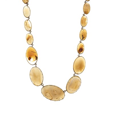 Lot 11 - A Victorian graduated oval agate necklace