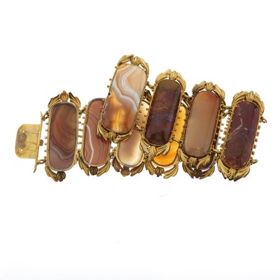 Lot 14 - A Victorian agate panel bracelet