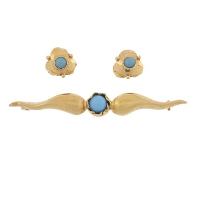Lot 432 - A blue paste brooch and a pair of earrings