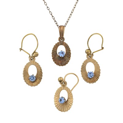 Lot 493 - A 9ct gold blue paste pendant necklace with matching drop earrings and further single drop earring