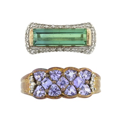 Lot 512 - Two gem-set rings