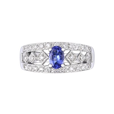 Lot 193 - An 18ct gold tanzanite and brilliant-cut diamond dress ring