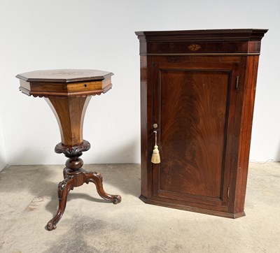 Lot 792 - A late 19th century figured walnut work table:...