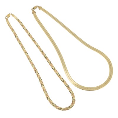 Lot 582 - Two 9ct gold chain necklaces