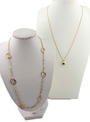 Lot 425 - Two necklaces