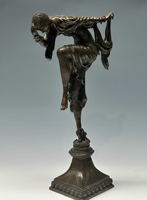 Lot 104 - After Chiparus a figure in the art deco style,...
