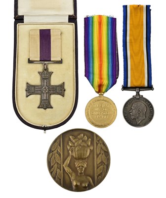 Lot 594 - WWI medals including a Military Cross,...