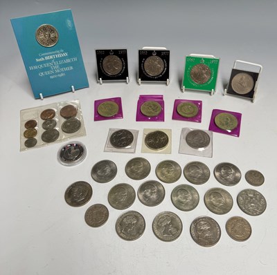 Lot 536 - A collection of commemorative coins including:...