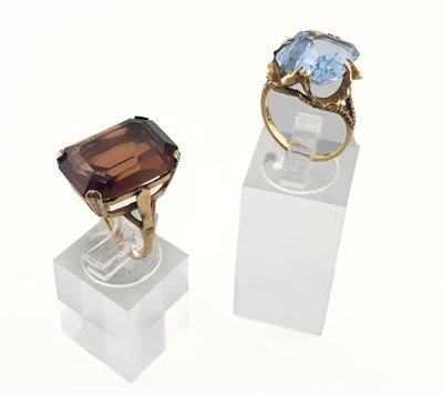 Lot 407 - Two gem single stone rings