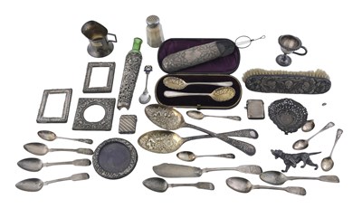 Lot 24 - A group of mixed hallmarked silver and plated...