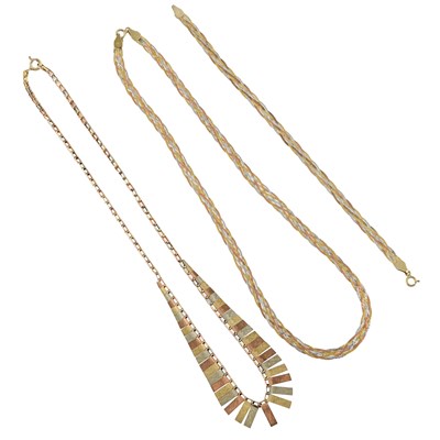 Lot 569 - Three items of 9ct gold tri-colour jewellery
