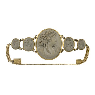 Lot 579 - A selection of jewellery