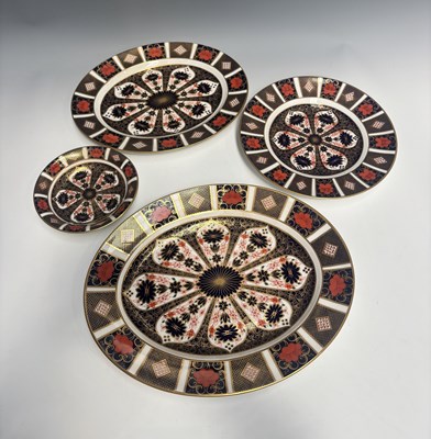 Lot 119 - A collection of Royal Crown Derby, Pattern:...