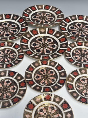 Lot 120 - Royal Crown Derby 'Old Imari' pattern 1128, to...