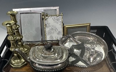 Lot 71 - A collection of silver plate and brass to...