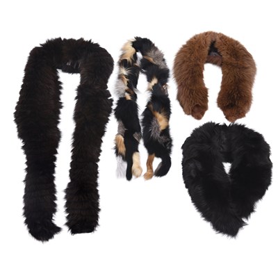 Lot 641 - A selection of fox fur accessories.