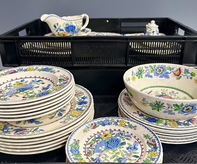 Lot 13 - A Masons Ironstone 'Regency' pattern dinner...