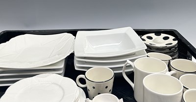 Lot 42 - Shelley England 'Dainty White', sandwich...