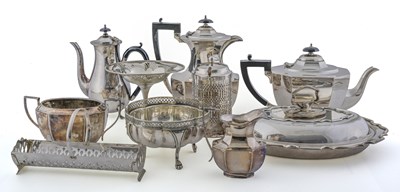 Lot 12 - A quantity of plated items, to include a...