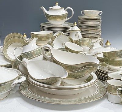 Lot 1 - A extensive collection of Royal Doulton...