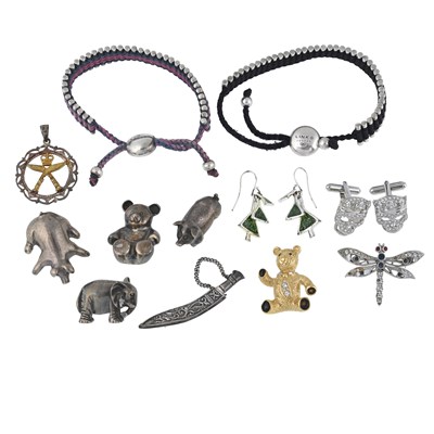 Lot 521 - A selection of jewellery to include Links of London pieces