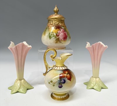 Lot 134 - A collection of early Royal Worcester, to...