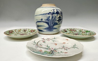 Lot 149 - A Chinese porcelain plate, scalloped rim,...